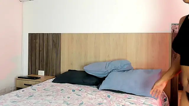 Snapshot of rebeca_cortez_ chatting on 10, 11, 2025 rebeca cortez online show from 10, 11, 2025