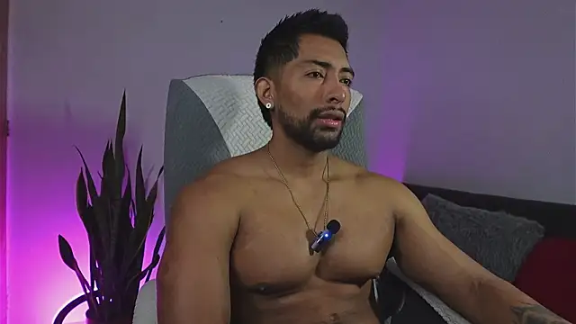 Snapshot of Couple_muscle1 chatting on 19, 6, 2026 Couple muscle1 online show from 19, 6, 2026
