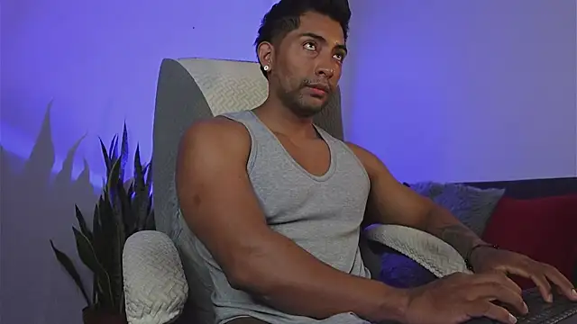 Snapshot of Couple_muscle1 chatting on 16, 7, 2026 Couple muscle1 online show from 16, 7, 2026