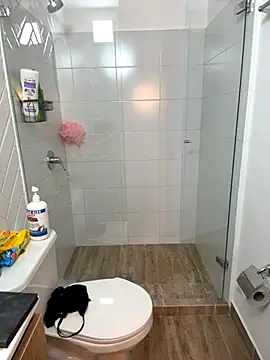 Eva Gonzalez online show from 5, 10, 2025