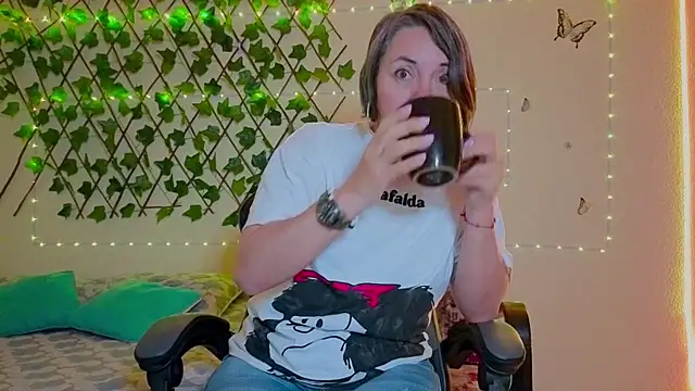 Lady breaks hearts online show from 30, 10, 2025