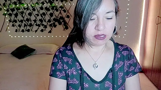 Lady breaks hearts online show from 17, 12, 2025