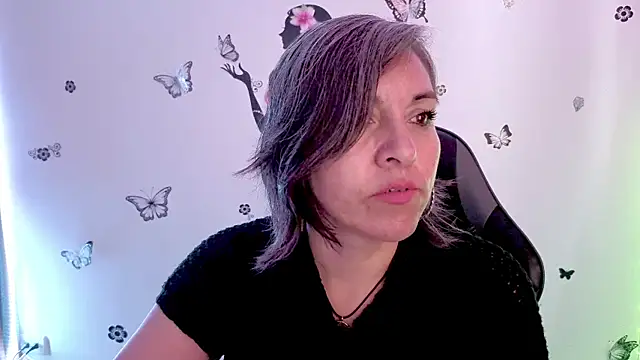 Lady breaks hearts online show from 16, 4, 2026