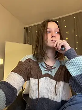 Addelin Moon online show from 25, 1, 2025