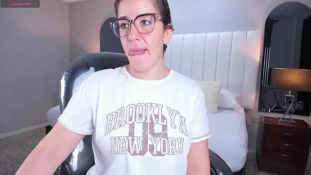 vanity sex online show from 31, 10, 2025