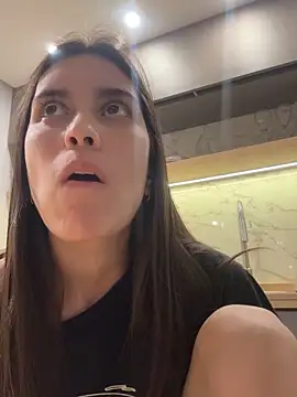 Snapshot of lupitta_1 chatting on 12, 9, 2025 lupitta 1 online show from 12, 9, 2025