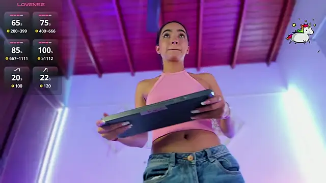 Snapshot of AdelineEvanss chatting on 28, 12, 2024 AdelineEvanss online show from 28, 12, 2024