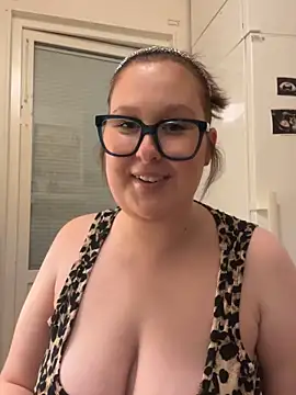 Snapshot of Misssmilf chatting on 5, 11, 2025 Misssmilf online show from 5, 11, 2025