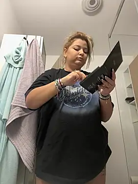 AllysonK online show from 22, 2, 2025