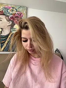 Snapshot of AllysonK chatting on 19, 4, 2026 AllysonK online show from 19, 4, 2026
