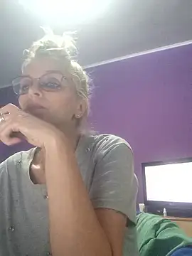 BritneyHudson online show from 18, 9, 2025