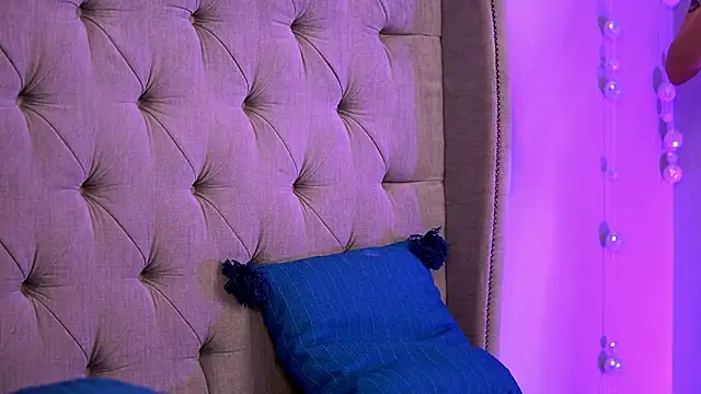 BritneyHudson online show from 9, 3, 2026