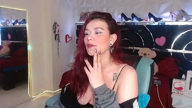 Snapshot of red_moon_2 chatting on 25, 2, 2026 red moon 2 online show from 25, 2, 2026