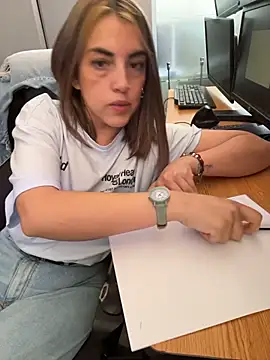 Snapshot of IsisLoveyes_ chatting on 7, 1, 2026 IsisLoveyes online show from 7, 1, 2026