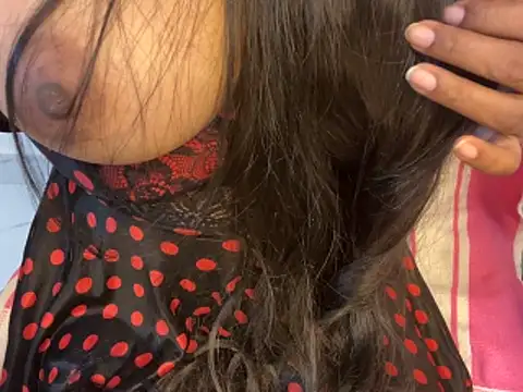 Snapshot of roshni-5 chatting on 4, 2, 2026 roshni-5 online show from 4, 2, 2026