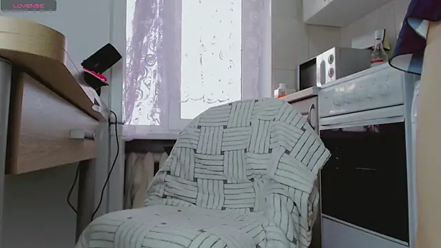 Amina Barbarian online show from 4, 2, 2025