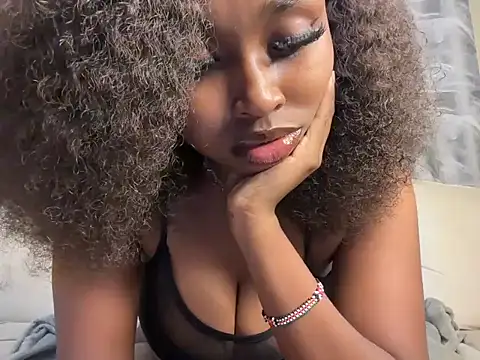 Snapshot of Chocolate_queen2 chatting on 13, 3, 2026 Chocolate queen2 online show from 13, 3, 2026