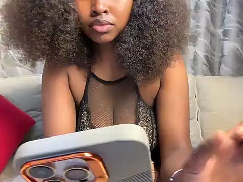 Snapshot of Chocolate_queen2 chatting on 18, 3, 2026 Chocolate queen2 online show from 18, 3, 2026