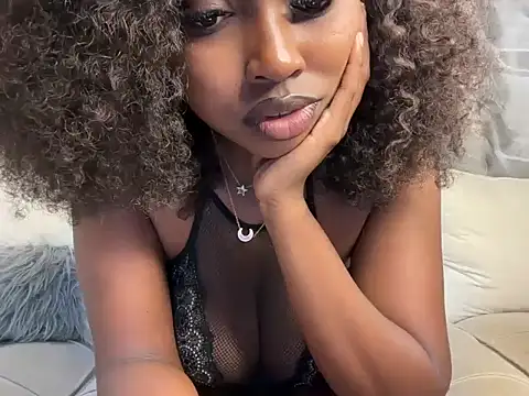 Snapshot of Chocolate_queen2 chatting on 23, 7, 2026 Chocolate queen2 online show from 23, 7, 2026