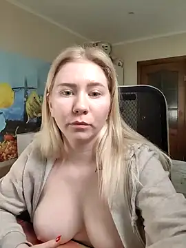 D0nna  online show from 4, 3, 2025