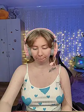 D0nna  online show from 23, 2, 2026