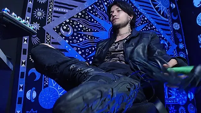 Dicaprioo  online show from 15, 2, 2025