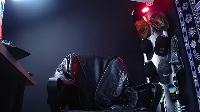 Dicaprioo  online show from 5, 3, 2025