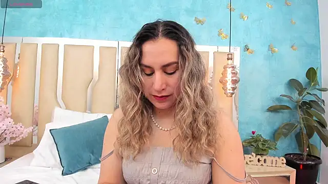 Snapshot of RubbyTaylor chatting on 6, 5, 2026 RubbyTaylor online show from 6, 5, 2026