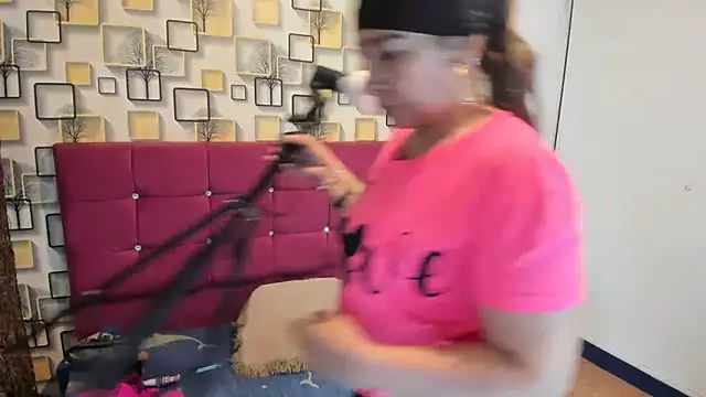 Snapshot of LITLESTAR chatting on 20, 11, 2025 LITLESTAR online show from 20, 11, 2025