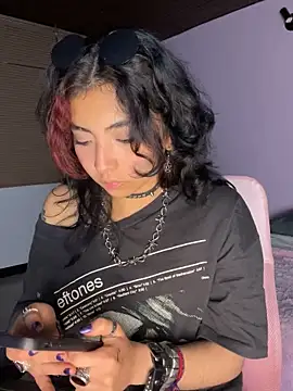 Snapshot of _Gothiccbitch_ chatting on 4, 2, 2025  Gothiccbitch  online show from 4, 2, 2025