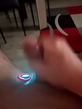 Szeltolo001 online show from 9, 2, 2026