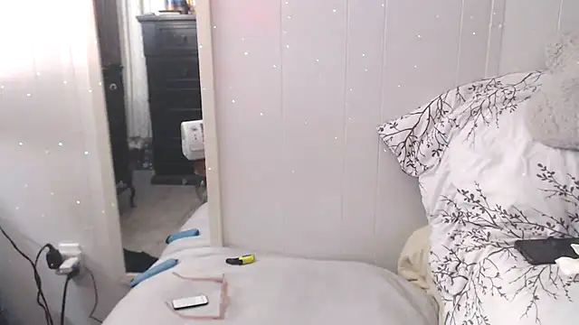 Erotic nayma online show from 10, 1, 2026