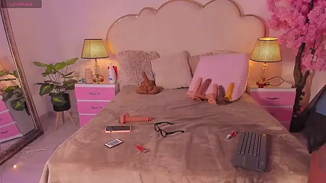 Snapshot of CahitlinBell chatting on 18, 6, 2026 CahitlinBell online show from 18, 6, 2026