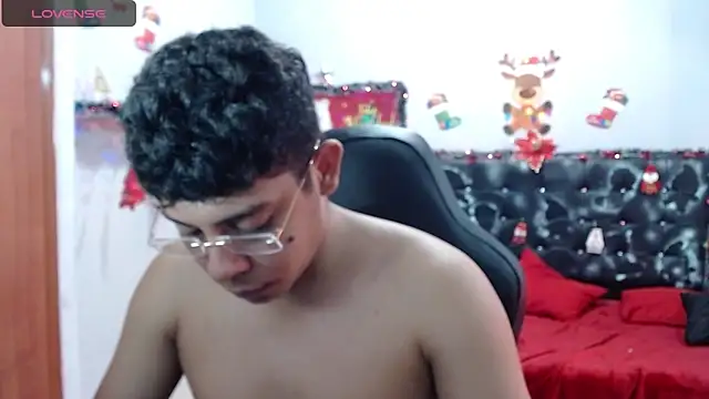 Snapshot of Wiiliam_20 chatting on 19, 12, 2024 Wiiliam 20 online show from 19, 12, 2024