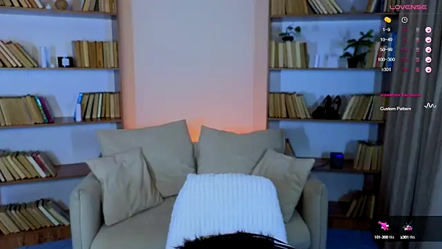 Hayle Hill online show from 2, 3, 2025