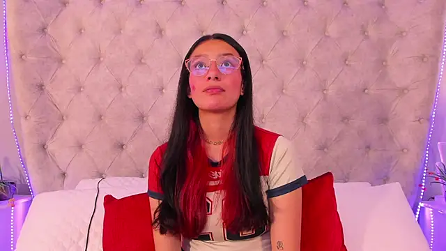 Snapshot of dafne_bss chatting on 12, 4, 2026 dafne bss online show from 12, 4, 2026