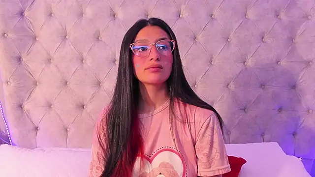 Snapshot of dafne_bss chatting on 15, 4, 2026 dafne bss online show from 15, 4, 2026