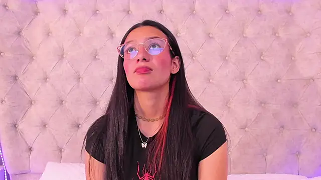 Snapshot of dafne_bss chatting on 21, 4, 2026 dafne bss online show from 21, 4, 2026