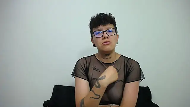 Snapshot of alex_noa chatting on 3, 2, 2025 alex noa online show from 3, 2, 2025