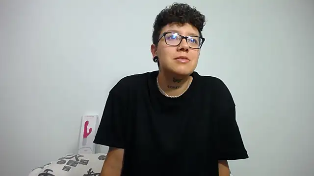 Snapshot of alex_noa chatting on 8, 2, 2025 alex noa online show from 8, 2, 2025