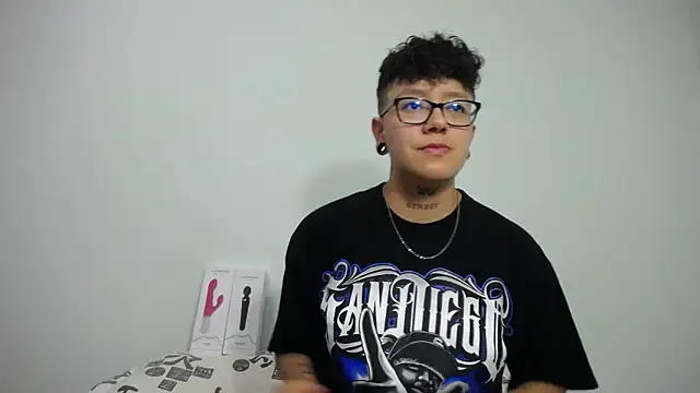 Snapshot of alex_noa chatting on 10, 2, 2025 alex noa online show from 10, 2, 2025