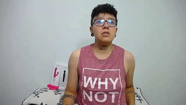 Snapshot of alex_noa chatting on 19, 2, 2025 alex noa online show from 19, 2, 2025