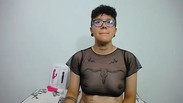 Snapshot of alex_noa chatting on 21, 2, 2025 alex noa online show from 21, 2, 2025