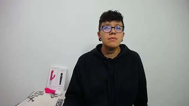 Snapshot of alex_noa chatting on 22, 2, 2025 alex noa online show from 22, 2, 2025