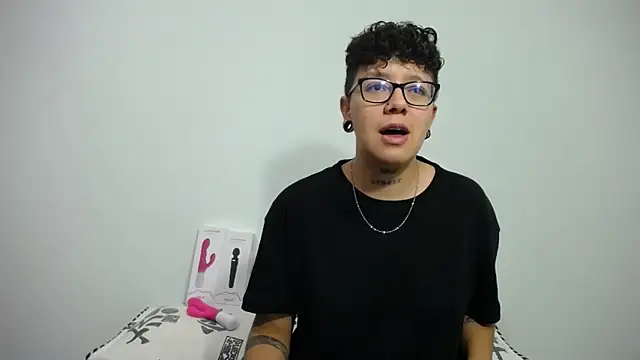 Snapshot of alex_noa chatting on 25, 2, 2025 alex noa online show from 25, 2, 2025