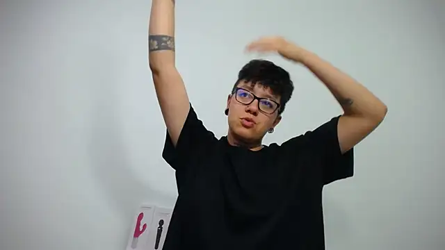 Snapshot of alex_noa chatting on 25, 2, 2025 alex noa online show from 25, 2, 2025