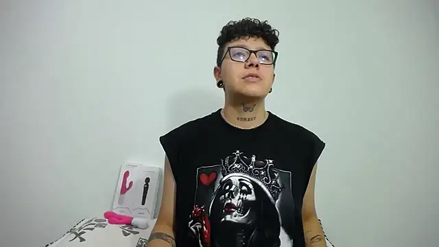 Snapshot of alex_noa chatting on 26, 2, 2025 alex noa online show from 26, 2, 2025