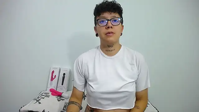 Snapshot of alex_noa chatting on 27, 2, 2025 alex noa online show from 27, 2, 2025