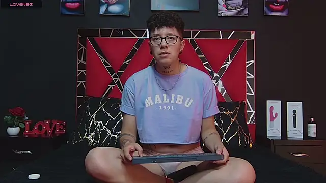 Snapshot of alex_noa chatting on 15, 3, 2025 alex noa online show from 15, 3, 2025