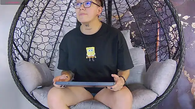 Snapshot of alex_noa chatting on 8, 9, 2025 alex noa online show from 8, 9, 2025